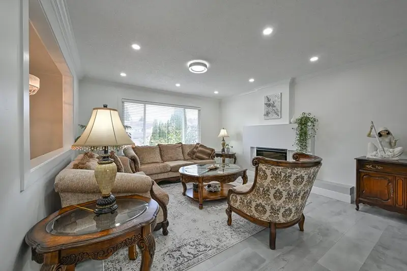 11554 83A AVENUE - photo 4 of 25