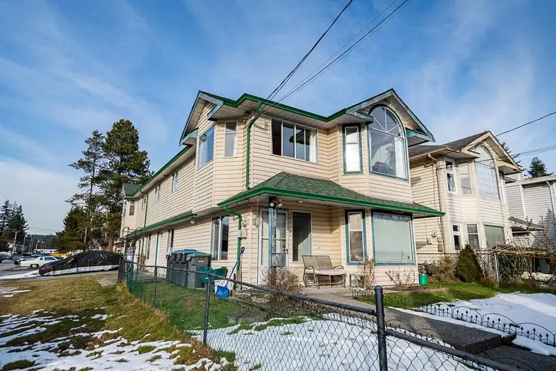 1649 PRAIRIE AVENUE - photo 1 of 34