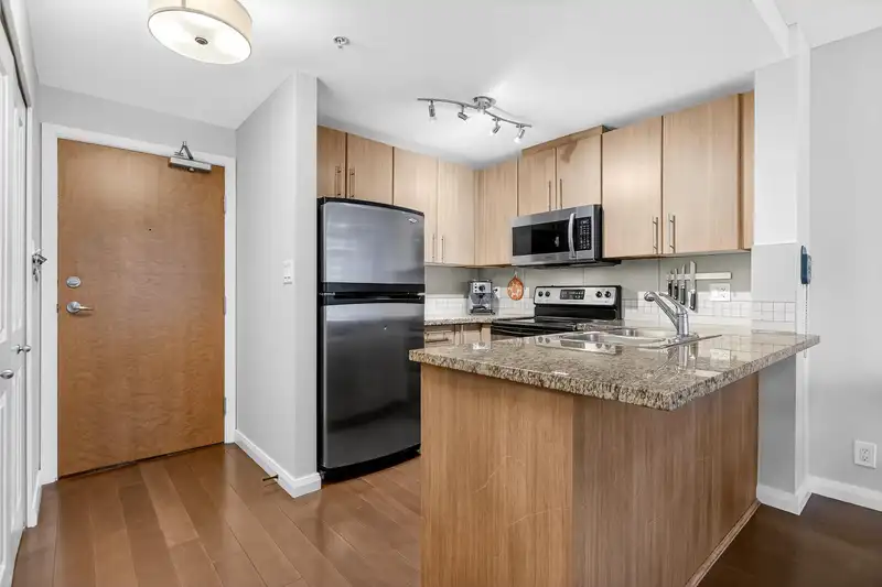 2503 892 CARNARVON STREET - photo 2 of 38