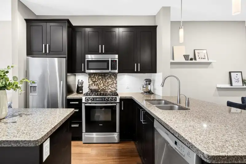 42 2689 PARKWAY DRIVE - photo 3 of 31