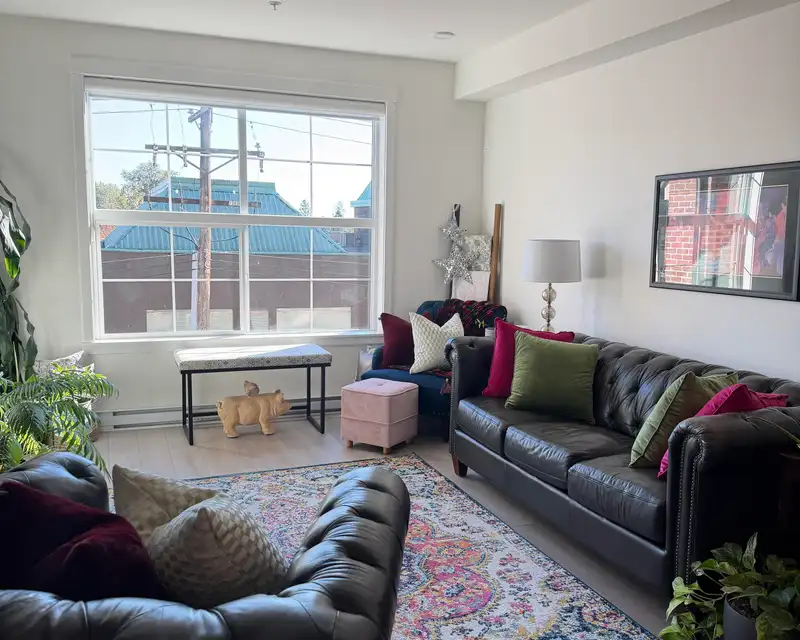308 22633 SELKIRK AVENUE - photo 4 of 12