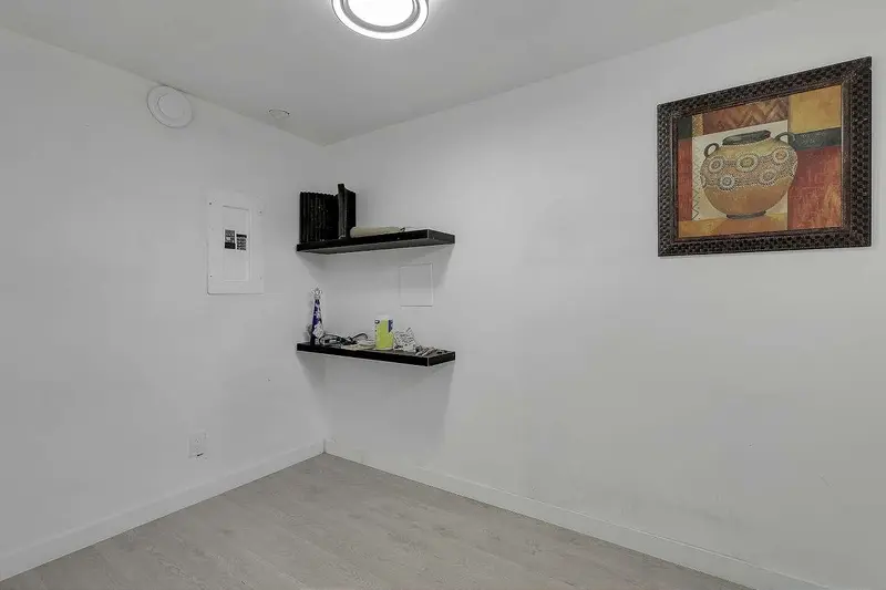 45870 HENLEY AVENUE - photo 3 of 25