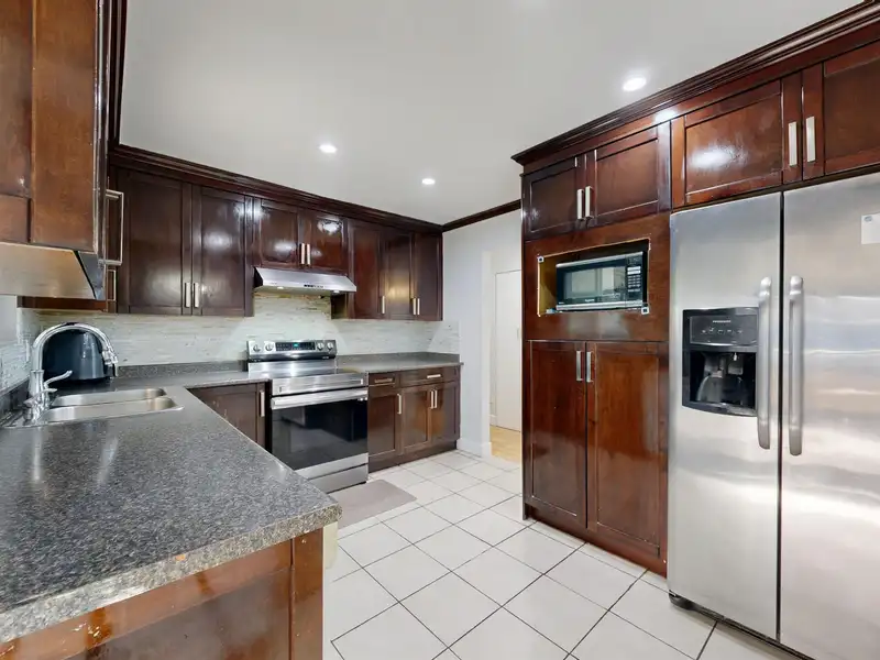 7803 110A STREET - photo 4 of 27