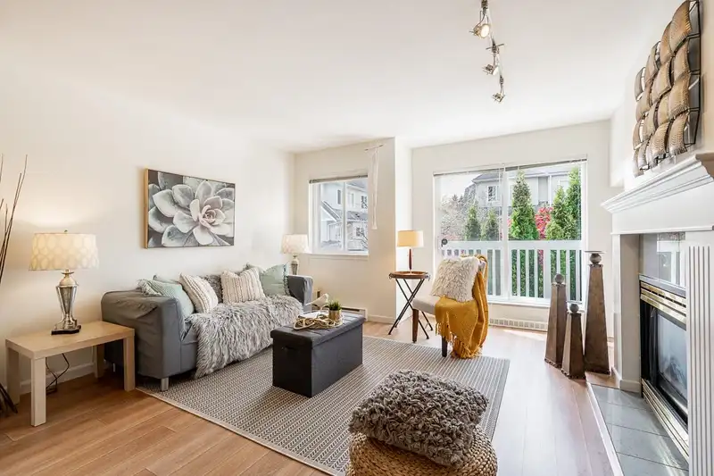 35 7831 GARDEN CITY ROAD - photo 1 of 29