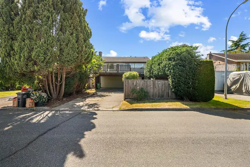 6651 GOLDSMITH DRIVE - photo 2 of 40