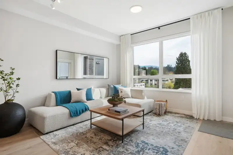 515 110 E 17TH STREET - photo 1 of 13