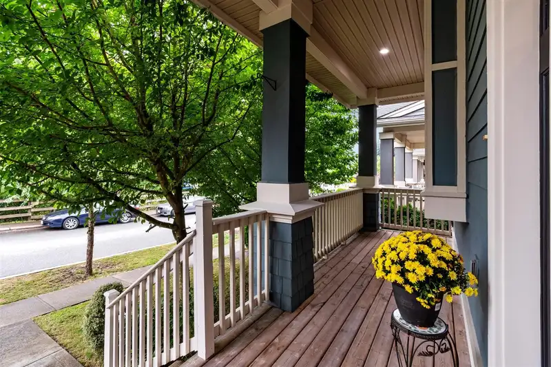 3377 MILLARD AVENUE - photo 3 of 32