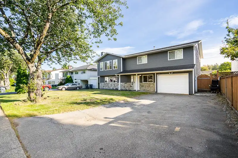 15056 95A AVENUE - photo 1 of 39