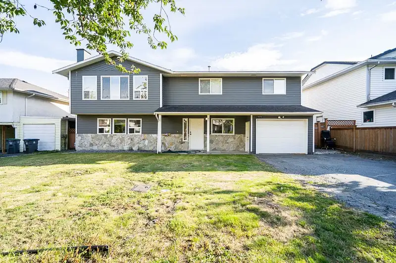 15056 95A AVENUE - photo 2 of 39