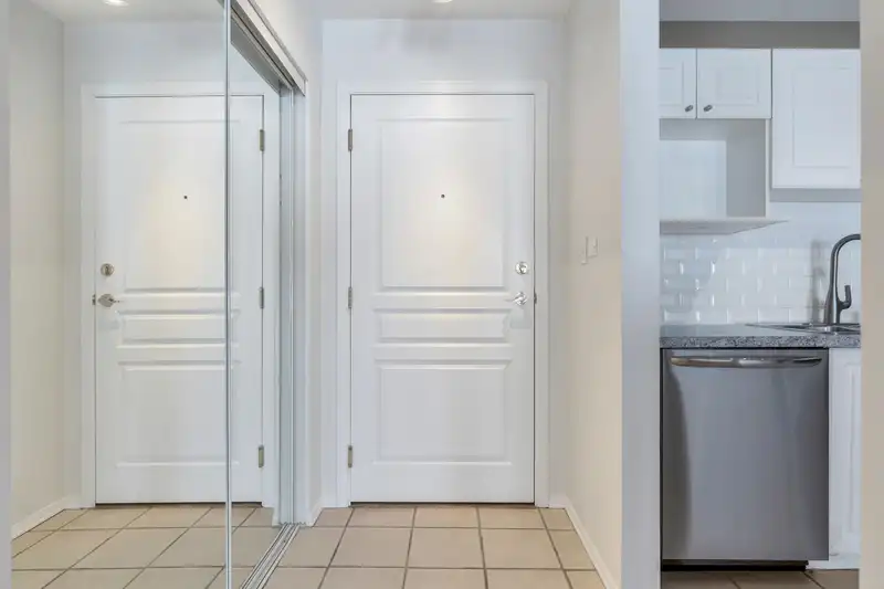 201 13955 LAUREL DRIVE - photo 2 of 23