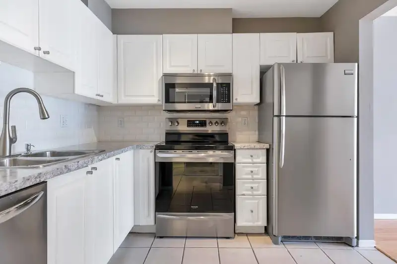 201 13955 LAUREL DRIVE - photo 3 of 23