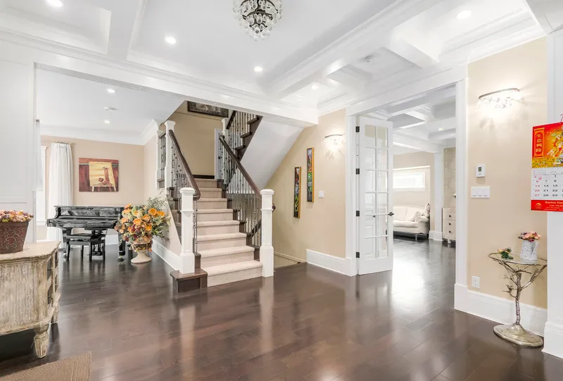 1926 W 17TH AVENUE - photo 3 of 21