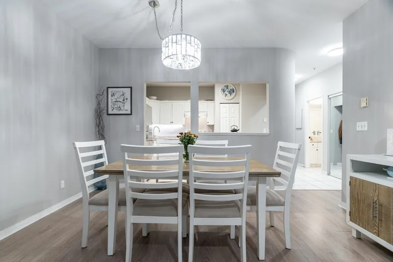 109 301 MAUDE ROAD - photo 3 of 25