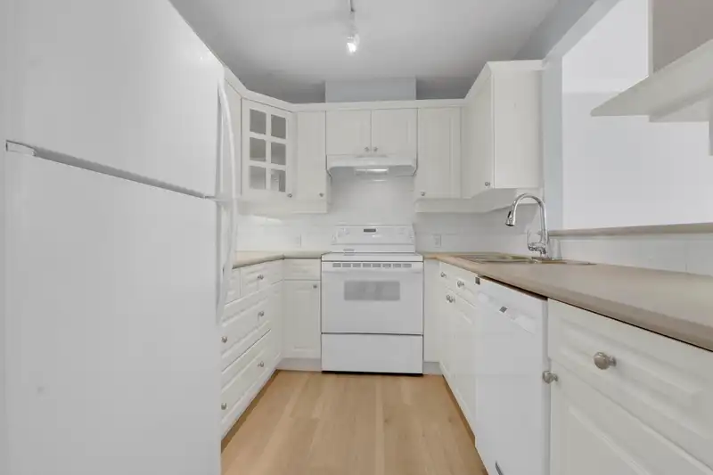 315 20448 PARK AVENUE - photo 2 of 20
