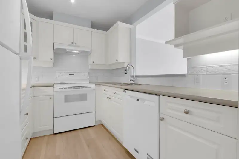 315 20448 PARK AVENUE - photo 3 of 20