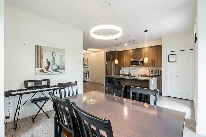 6 8250 209B STREET - photo 3 of 32