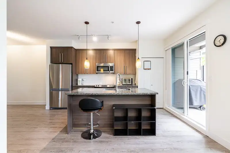 6 8250 209B STREET - photo 4 of 32