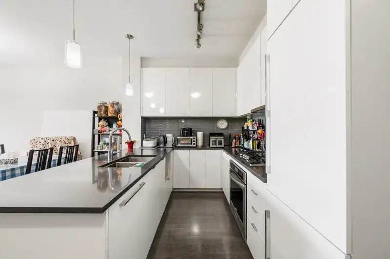 320 9311 ALEXANDRA ROAD - photo 3 of 28