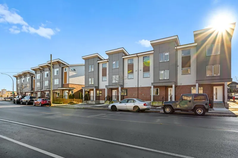 2 22348 48 AVENUE - photo 2 of 21