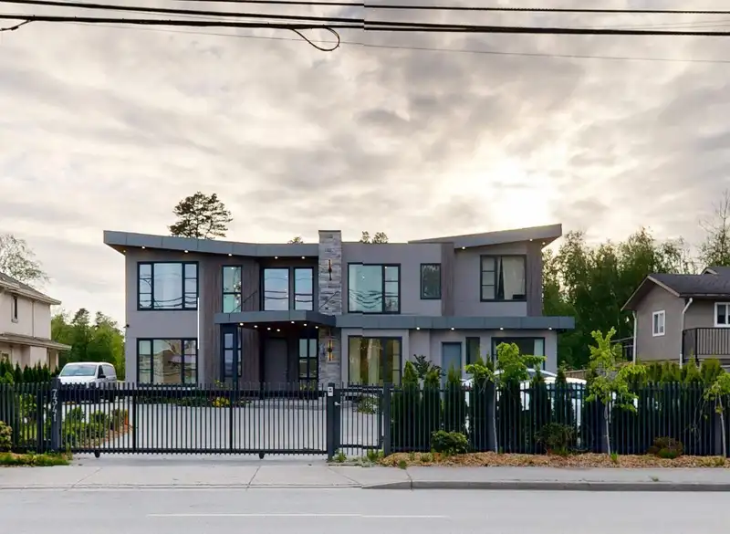 7341 NO. 5 ROAD - photo 2 of 38