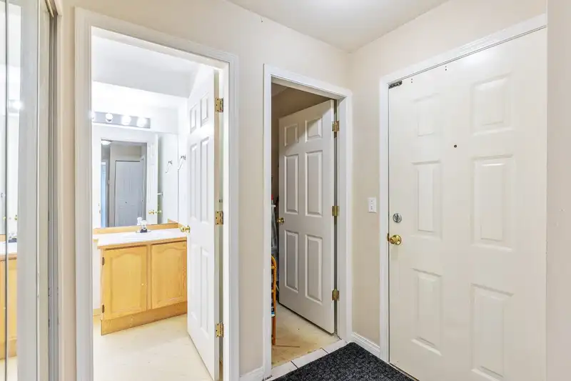 202 9951 152 STREET - photo 3 of 22