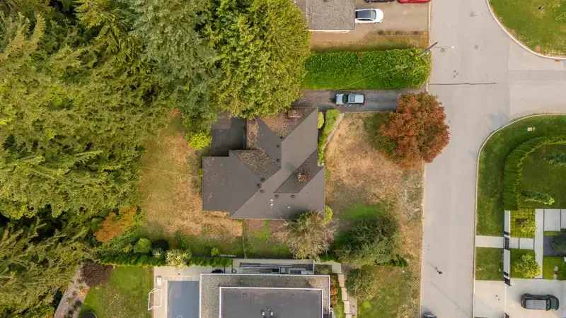4275 LIONS AVENUE - photo 2 of 14