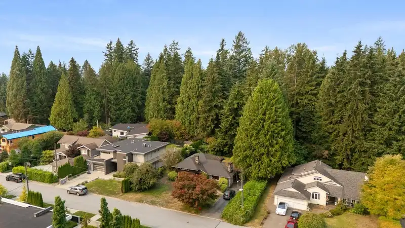 4275 LIONS AVENUE - photo 3 of 14