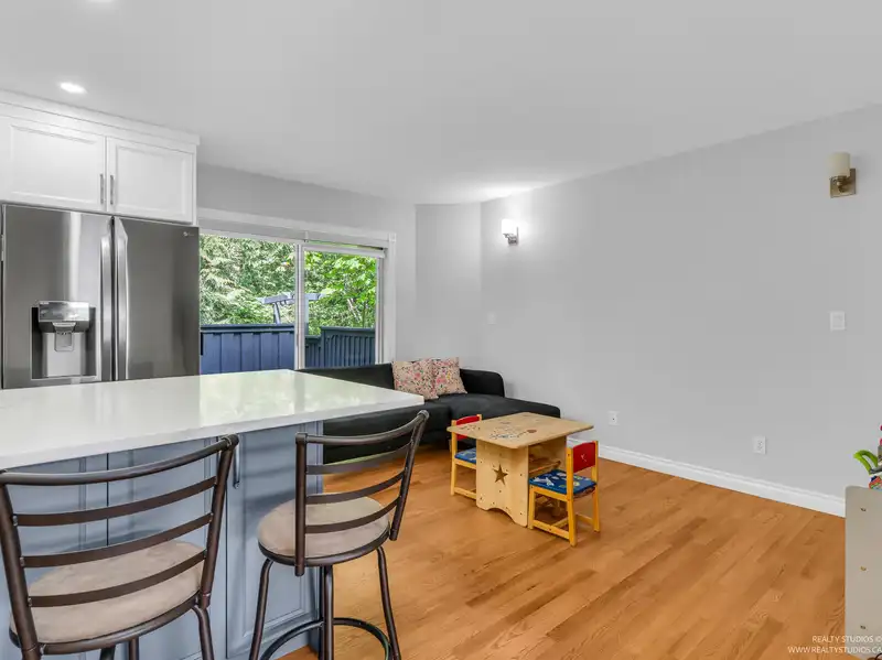 120 2998 ROBSON DRIVE - photo 4 of 39