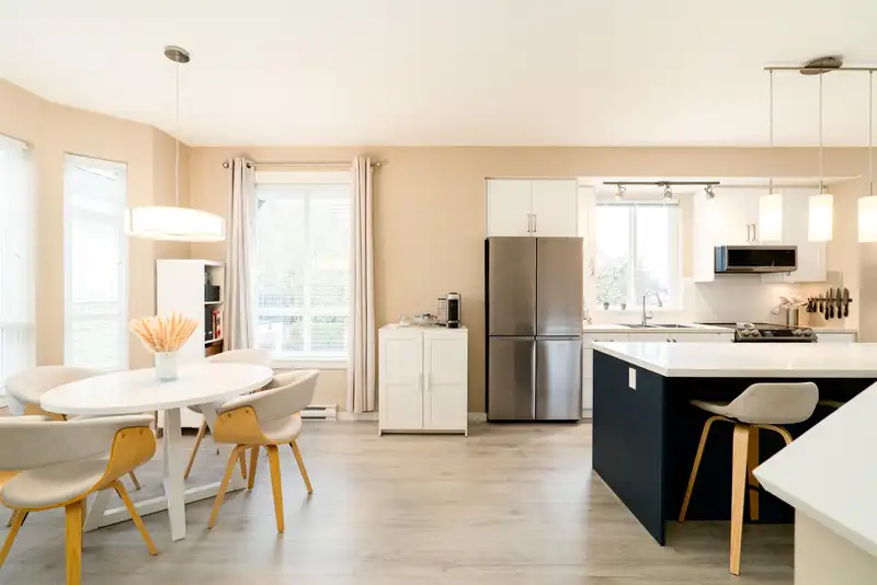 125 2418 AVON PLACE - photo 4 of 22