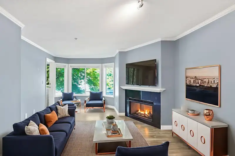 212 12110 80 AVENUE - photo 1 of 29