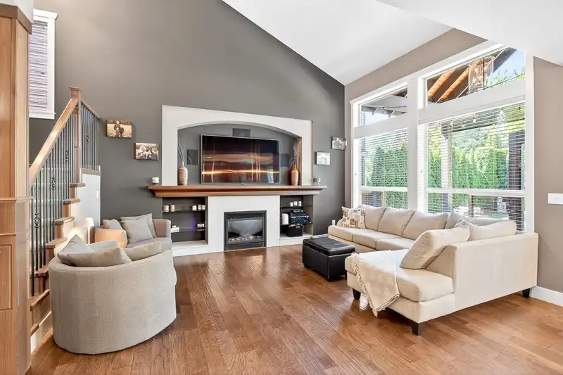 7827 210TH STREET - photo 4 of 40