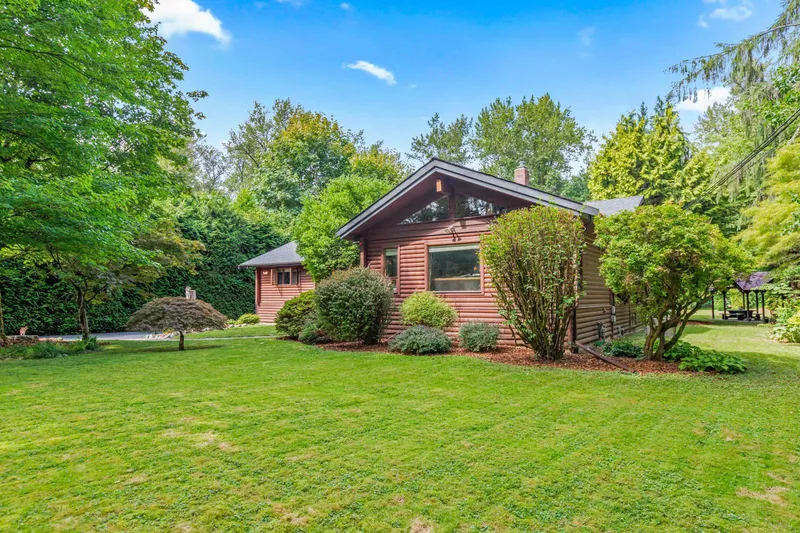 22567 127 AVENUE - photo 2 of 25