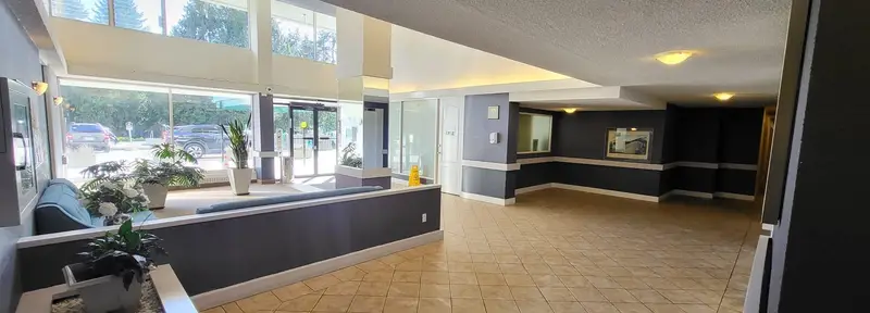 705 2012 FULLERTON AVENUE - photo 4 of 25