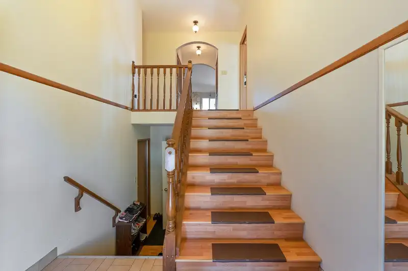 704 FOSTER AVENUE - photo 3 of 25