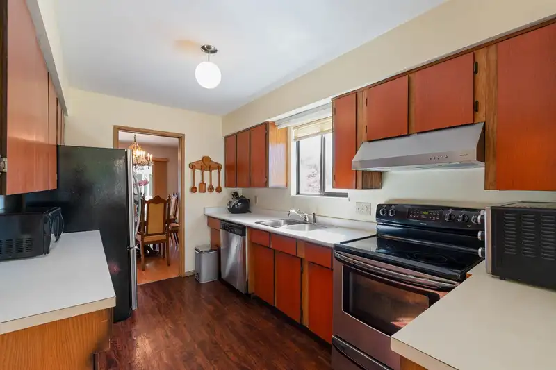 704 FOSTER AVENUE - photo 4 of 25