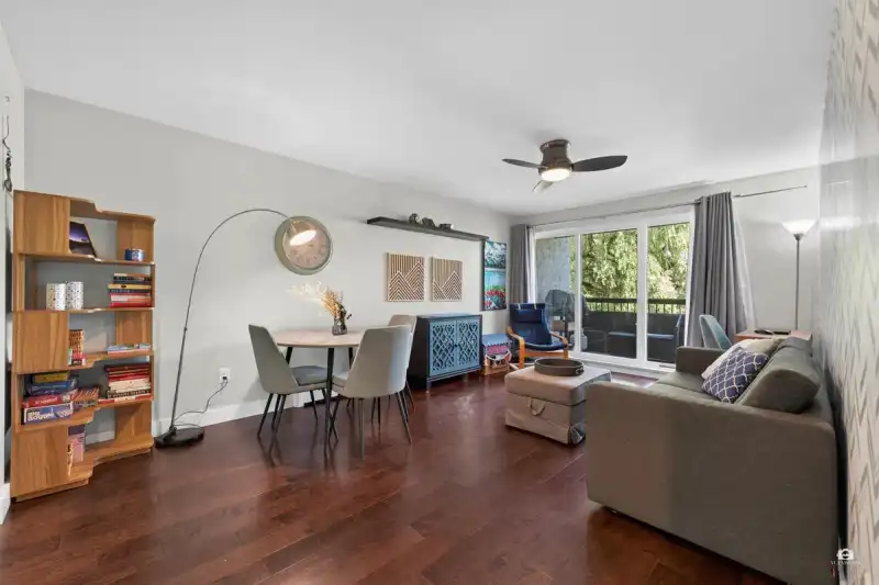206 1420 E 8TH STREET - photo 1 of 39