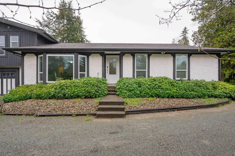 9276 GREER STREET - photo 2 of 40