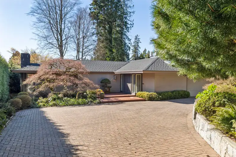 6291 CARNARVON STREET - photo 1 of 40