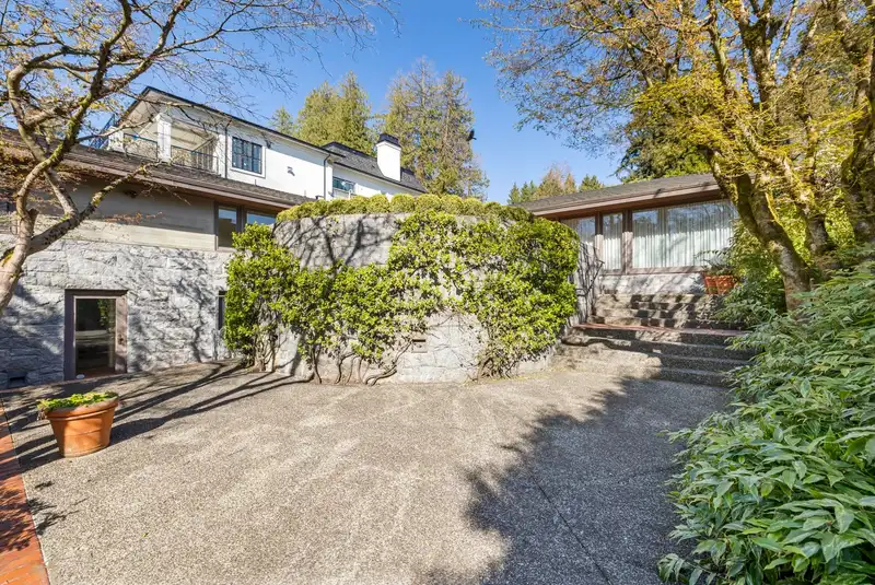 6291 CARNARVON STREET - photo 4 of 40