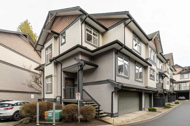 55 6123 138 STREET - photo 2 of 40