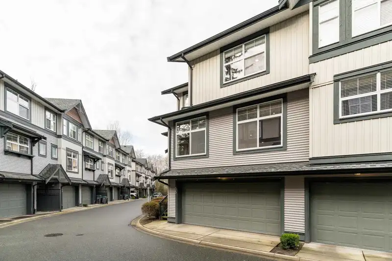 55 6123 138 STREET - photo 3 of 40