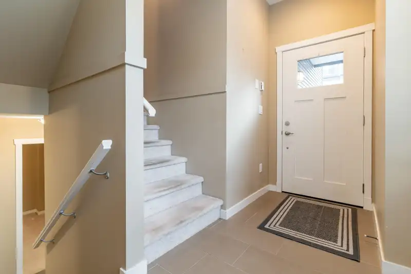 55 6123 138 STREET - photo 4 of 40