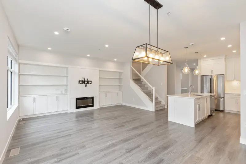 15 20327 72B AVENUE - photo 3 of 25