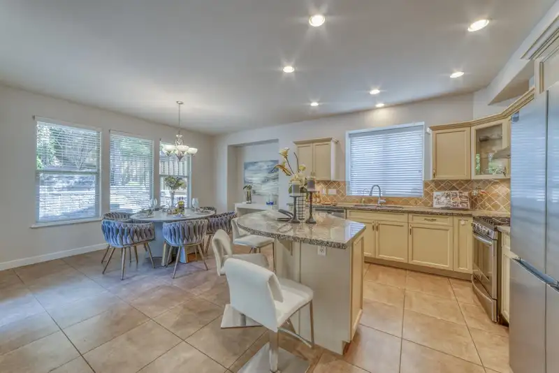 123 MAPLE DRIVE - photo 2 of 39