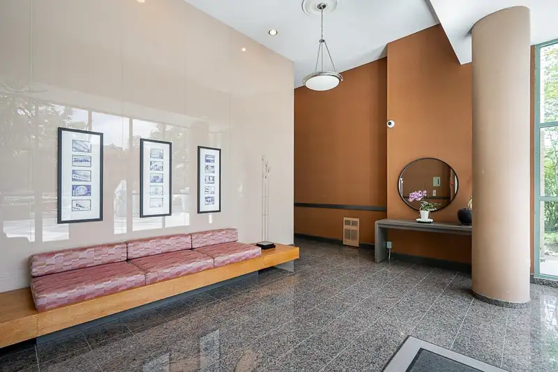 603 1633 W 10TH AVENUE - photo 3 of 38