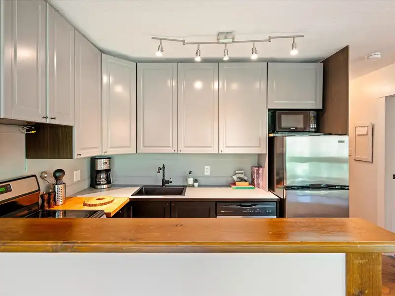 1 2240 GONDOLA WAY - photo 4 of 18