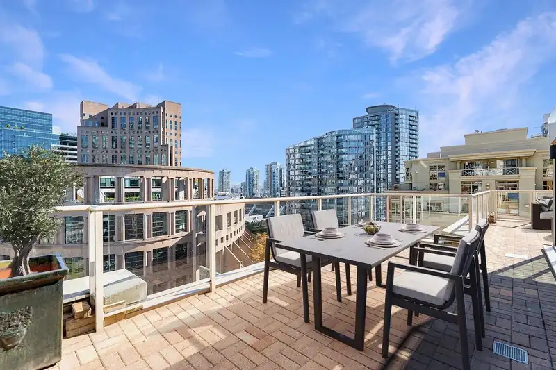 1308 822 HOMER STREET - photo 1 of 35
