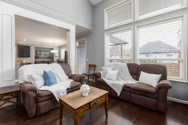 20864 71B AVENUE - photo 4 of 40