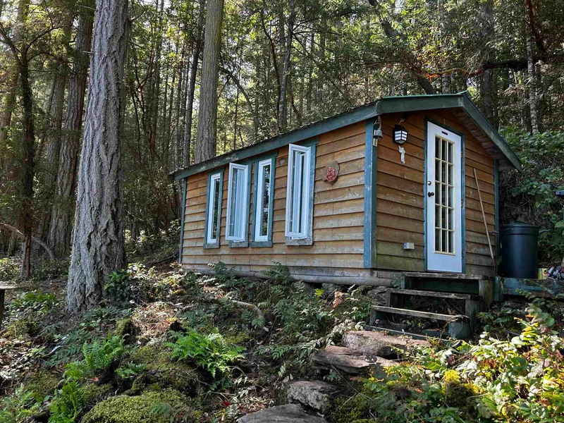 762 RIDGE ROAD - photo 3 of 25