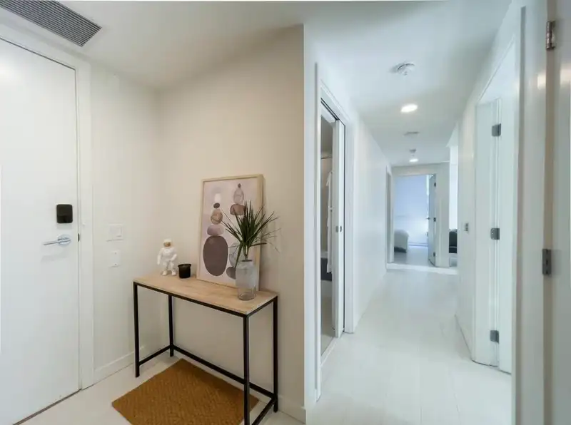 723 180 E 2ND AVENUE - photo 3 of 31